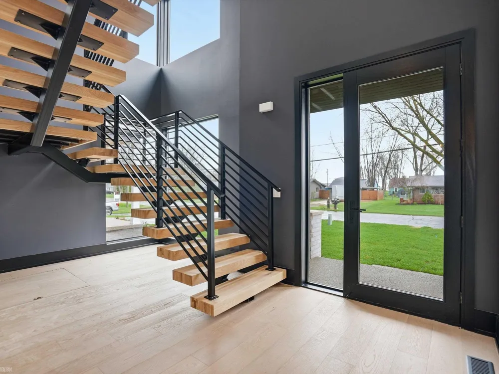 41215 Belvidere Street Harrison Charter Township, MI 48045