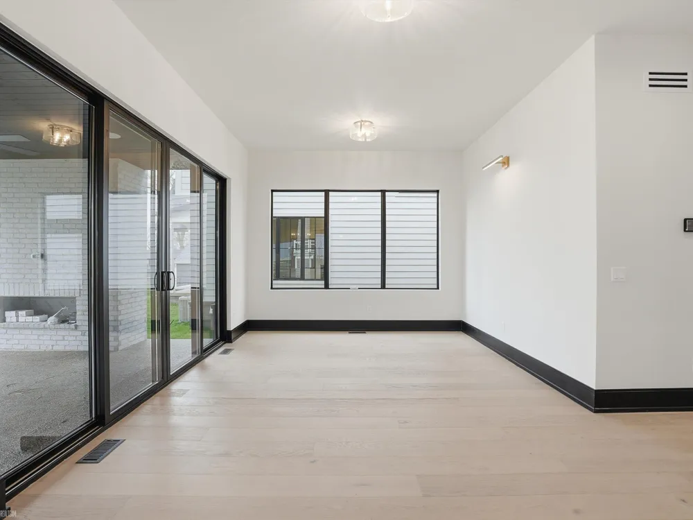 41215 Belvidere Street Harrison Charter Township, MI 48045
