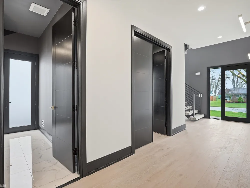 41215 Belvidere Street Harrison Charter Township, MI 48045