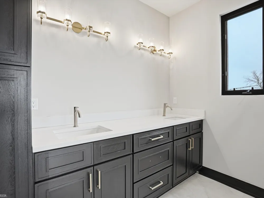 41215 Belvidere Street Harrison Charter Township, MI 48045