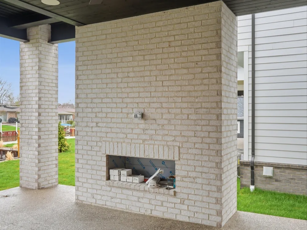 41215 Belvidere Street Harrison Charter Township, MI 48045