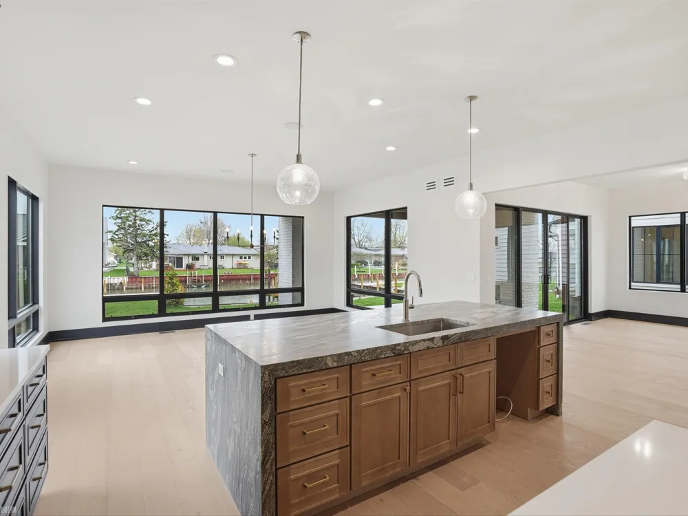 41215 Belvidere Street Harrison Charter Township, MI 48045