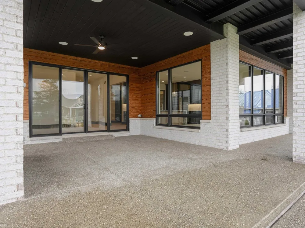 41215 Belvidere Street Harrison Charter Township, MI 48045