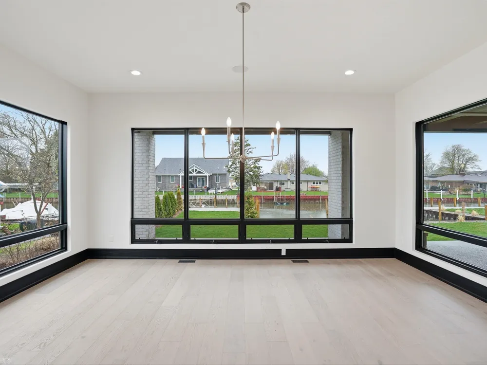 41215 Belvidere Street Harrison Charter Township, MI 48045