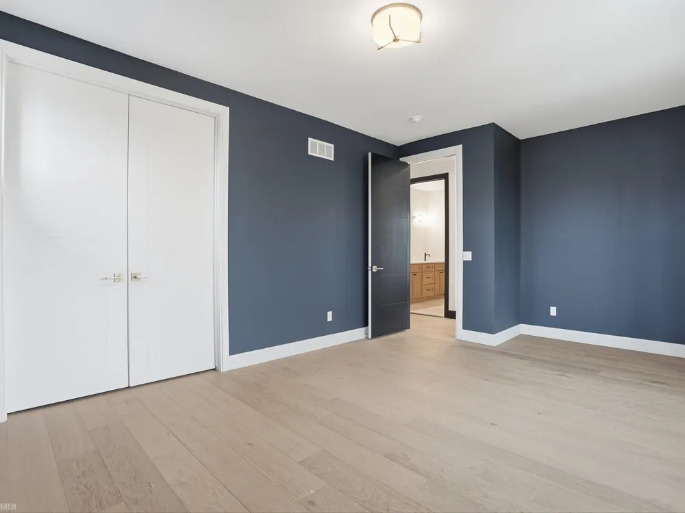 41215 Belvidere Street Harrison Charter Township, MI 48045