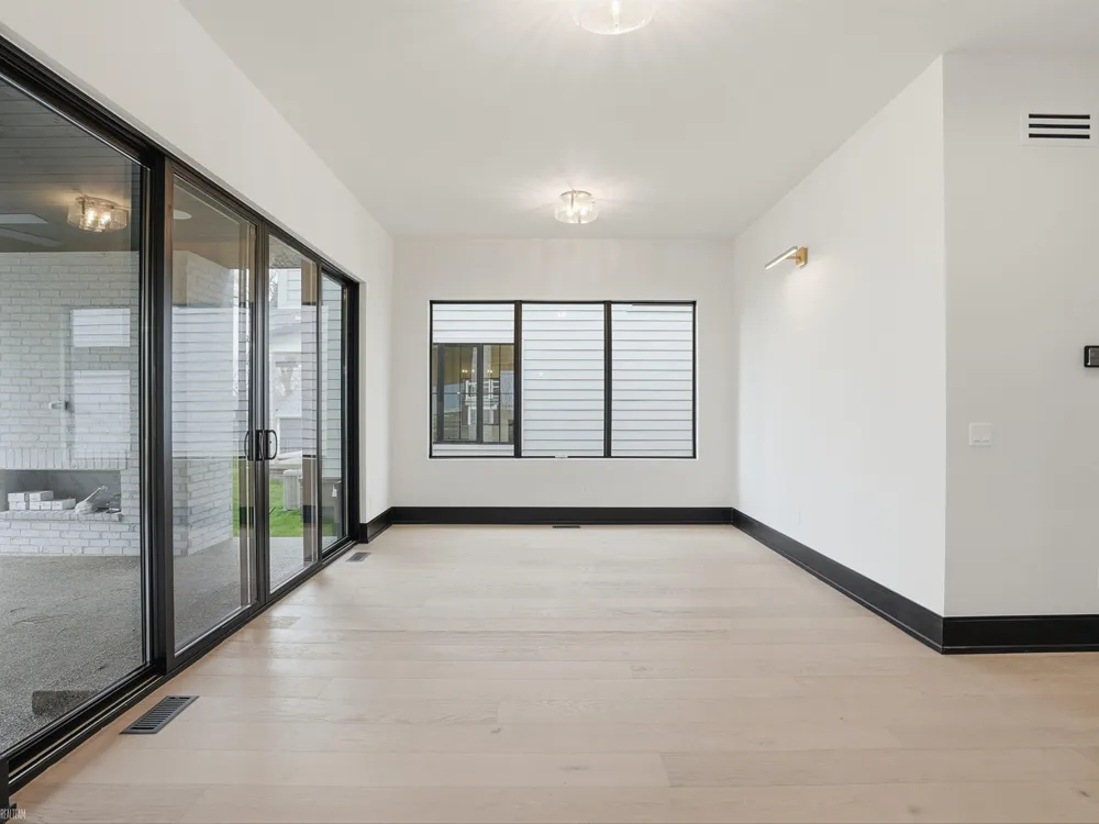 41215 Belvidere Street Harrison Charter Township, MI 48045