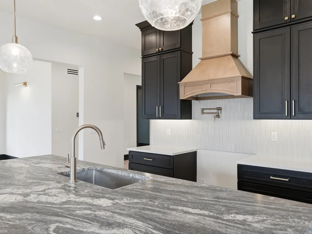 41215 Belvidere Street Harrison Charter Township, MI 48045