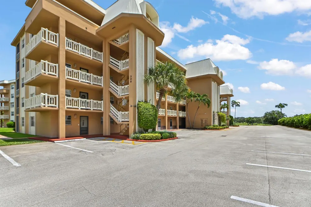 308 Golfview Road #101 North Palm Beach, FL 33408