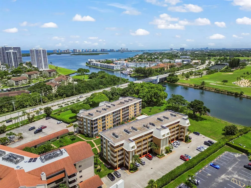 308 Golfview Road #101 North Palm Beach, FL 33408