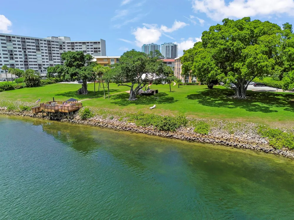 308 Golfview Road #101 North Palm Beach, FL 33408