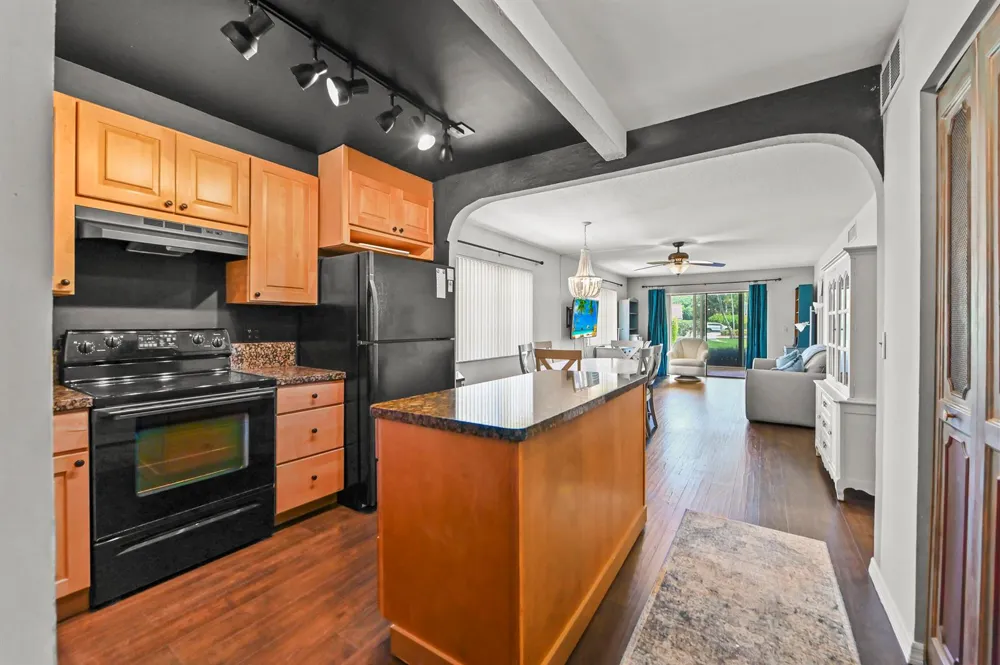 308 Golfview Road #101 North Palm Beach, FL 33408