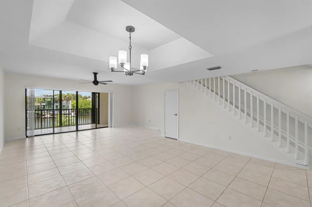 210 Captains Walk #711 Delray Beach, FL 33483