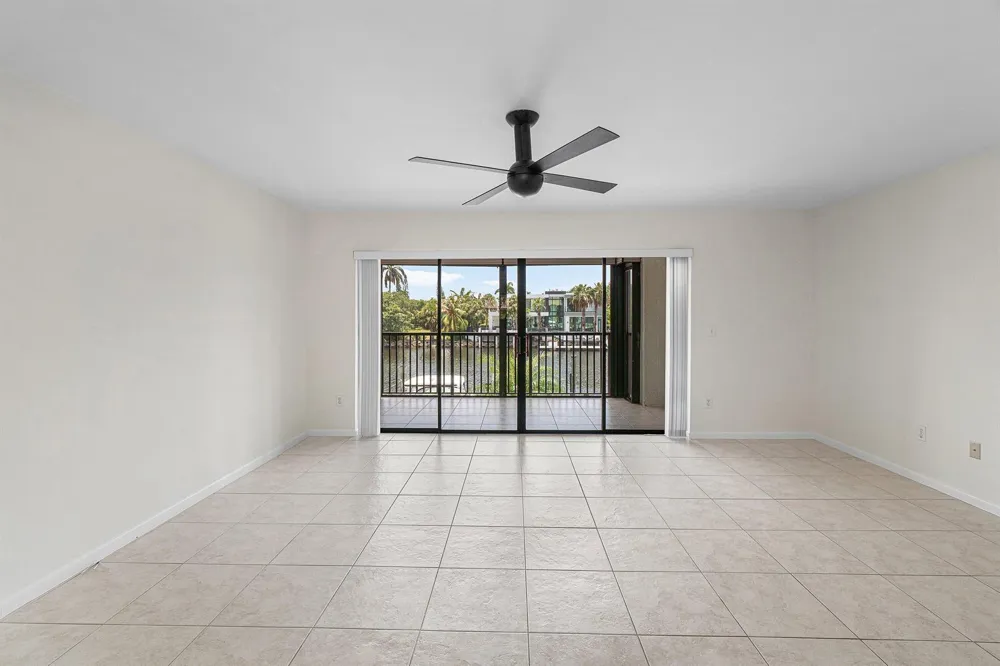 210 Captains Walk #711 Delray Beach, FL 33483