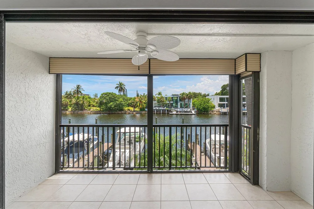 210 Captains Walk #711 Delray Beach, FL 33483