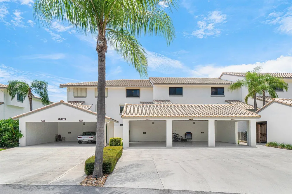 210 Captains Walk #711 Delray Beach, FL 33483