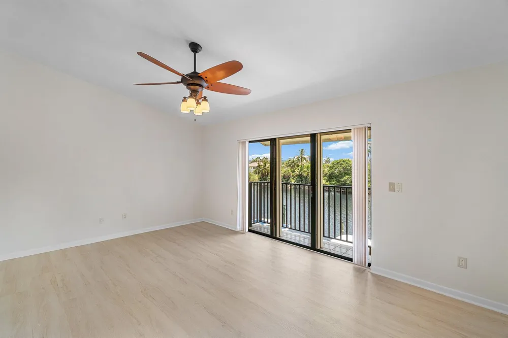 210 Captains Walk #711 Delray Beach, FL 33483