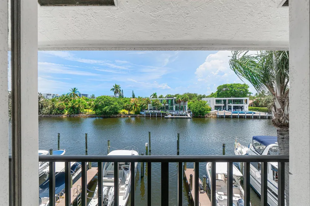 210 Captains Walk #711 Delray Beach, FL 33483