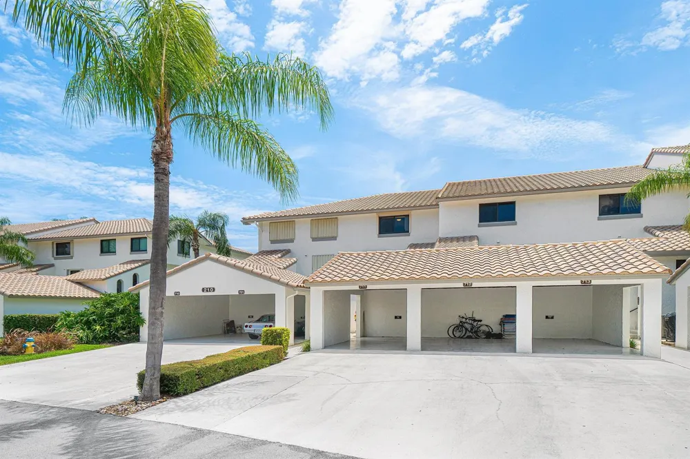 210 Captains Walk #711 Delray Beach, FL 33483