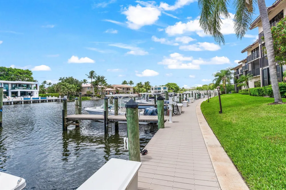 210 Captains Walk #711 Delray Beach, FL 33483