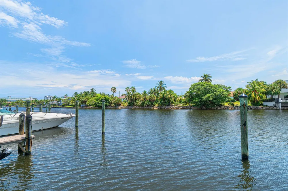 210 Captains Walk #711 Delray Beach, FL 33483