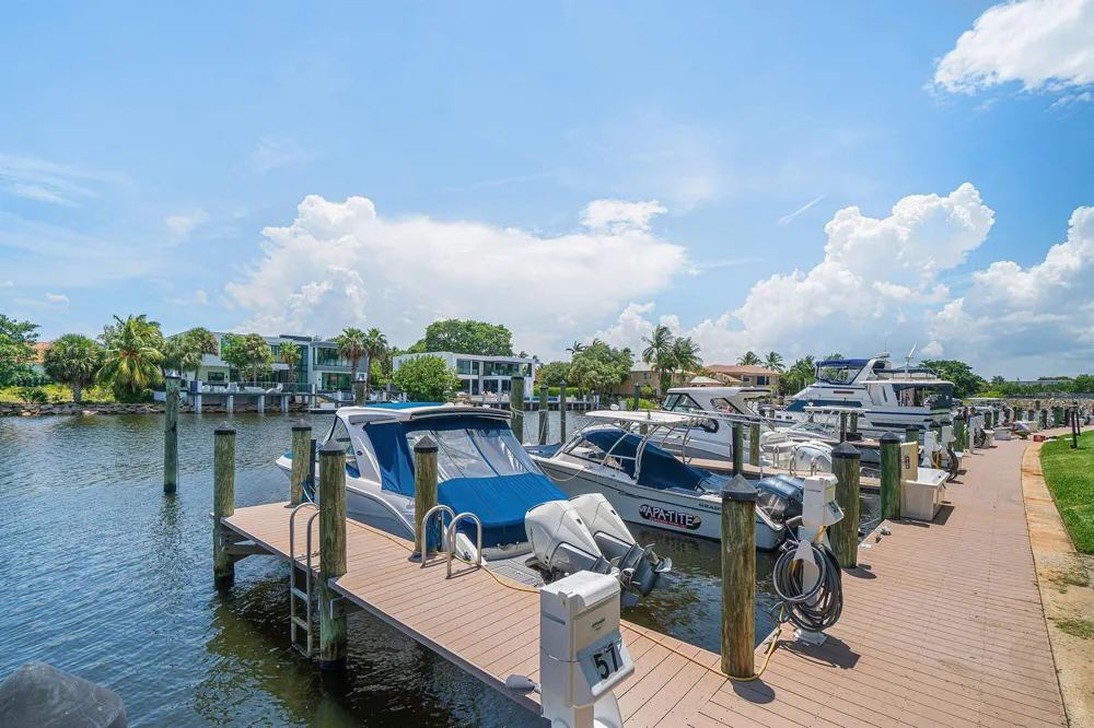 210 Captains Walk #711 Delray Beach, FL 33483