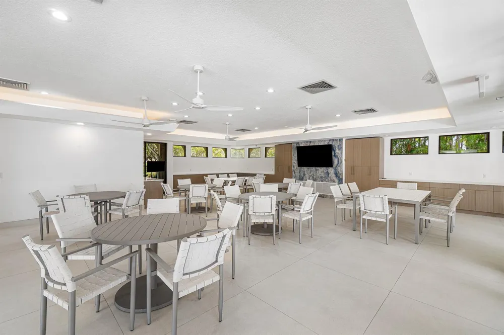 210 Captains Walk #711 Delray Beach, FL 33483
