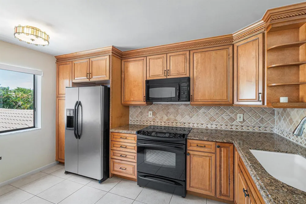 210 Captains Walk #711 Delray Beach, FL 33483