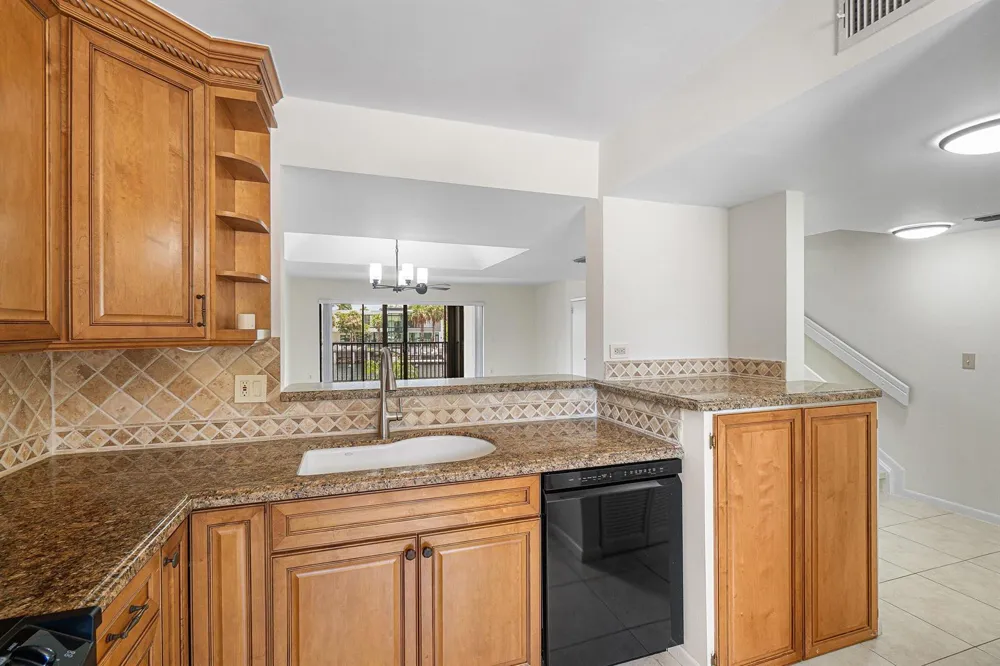 210 Captains Walk #711 Delray Beach, FL 33483