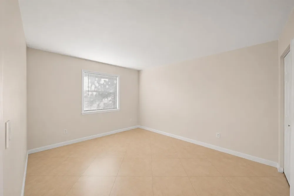 4528 SW 54th Street #302-b Dania Beach, FL 33314