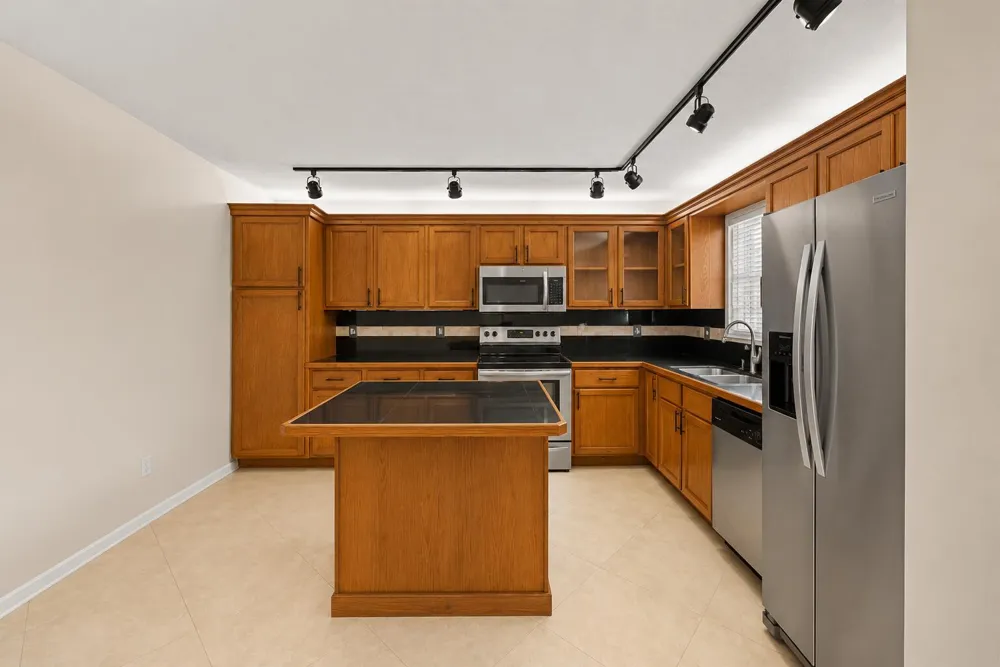 4528 SW 54th Street #302-b Dania Beach, FL 33314