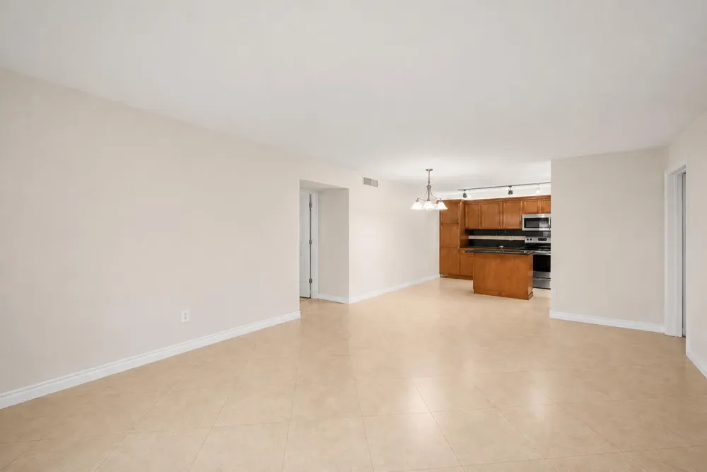 4528 SW 54th Street #302-b Dania Beach, FL 33314