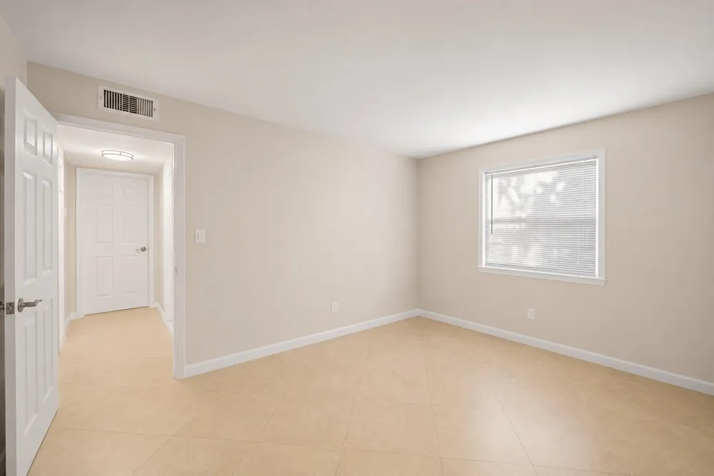 4528 SW 54th Street #302-b Dania Beach, FL 33314