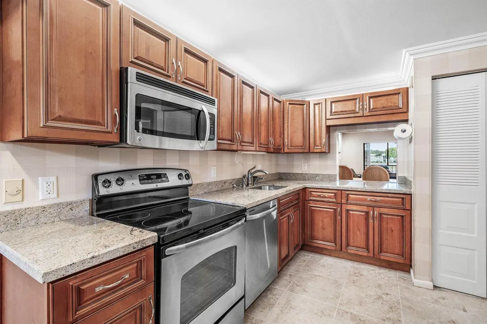 7 Southport Lane #F Boynton Beach, FL 33436