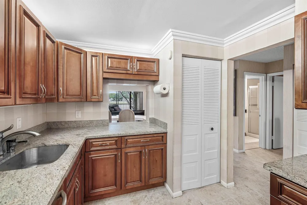 7 Southport Lane #F Boynton Beach, FL 33436