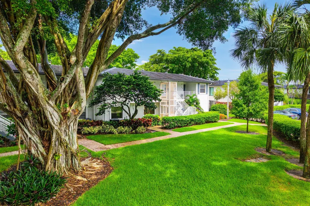 7 Southport Lane #F Boynton Beach, FL 33436
