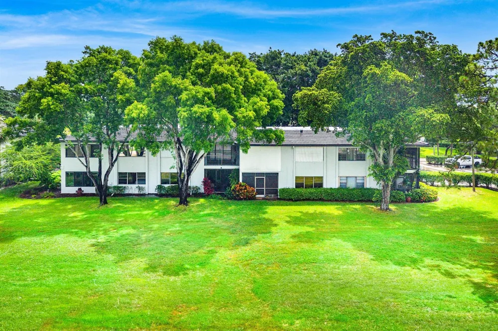 7 Southport Lane #F Boynton Beach, FL 33436