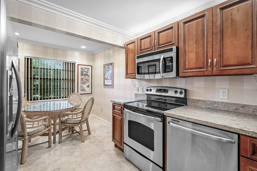 7 Southport Lane #F Boynton Beach, FL 33436