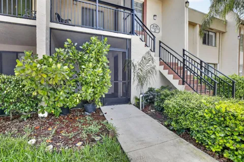 410 Lakeview Drive #103
