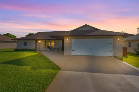 886 S E O'Donnell Lane