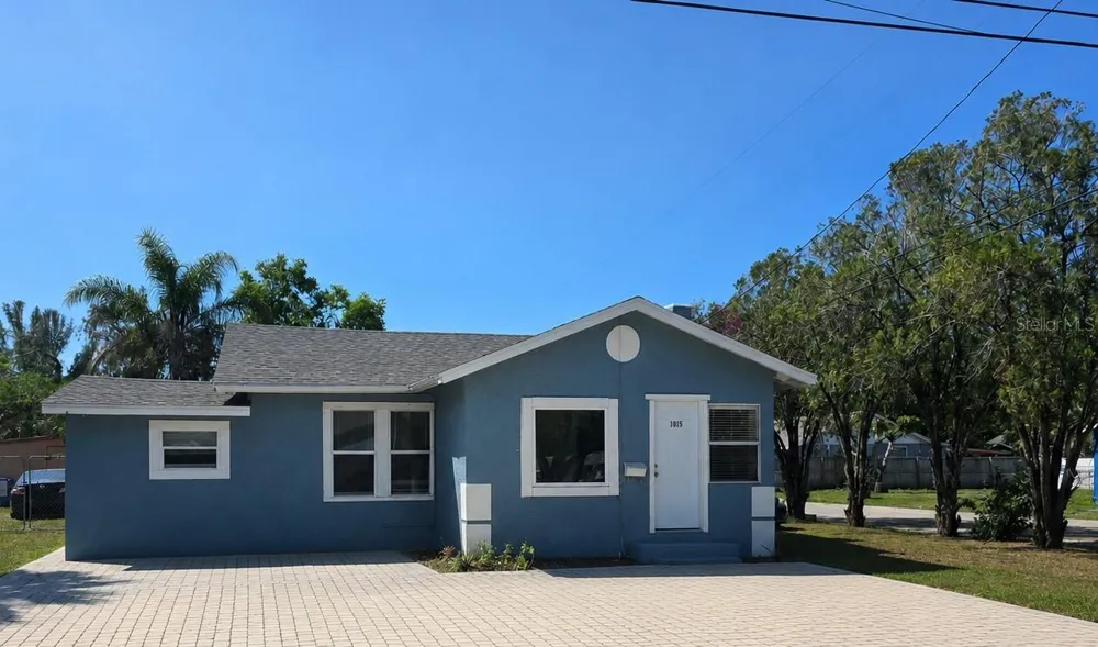 1015 23RD AVENUE W Bradenton, FL 34205