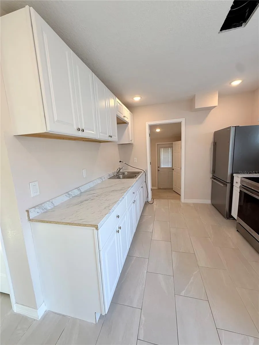 1015 23RD AVENUE W Bradenton, FL 34205