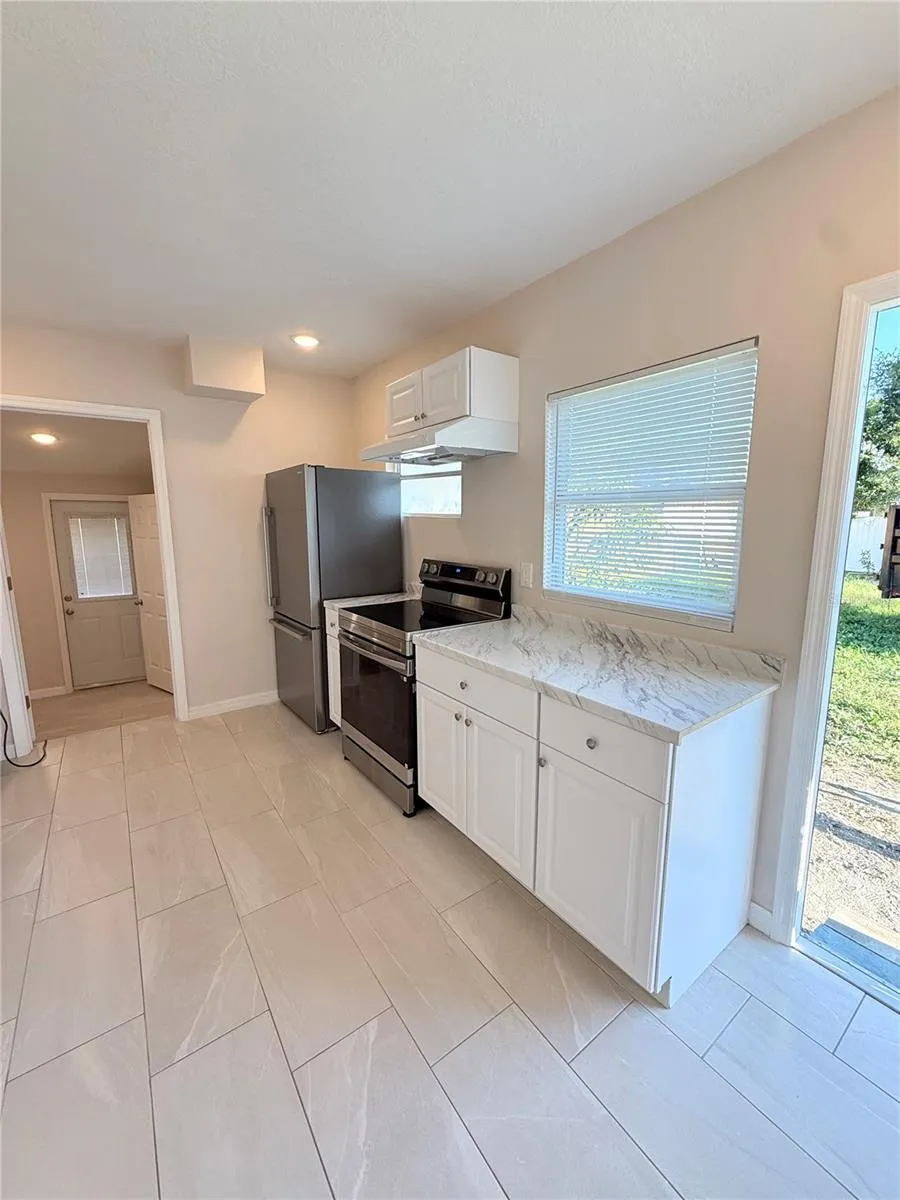 1015 23RD AVENUE W Bradenton, FL 34205