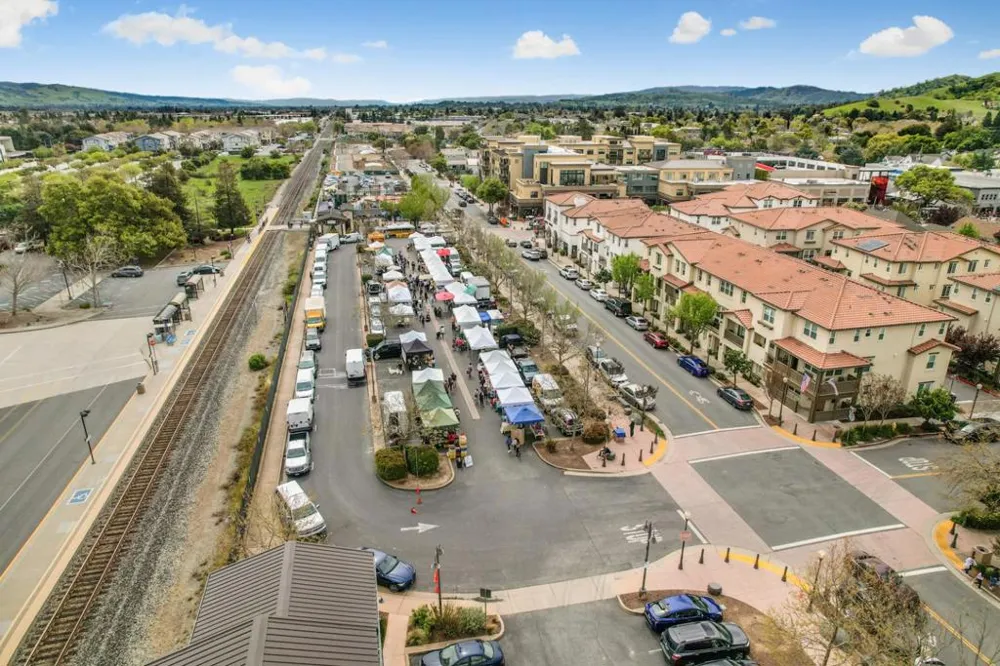 285 W Main Avenue Morgan Hill, CA 95037