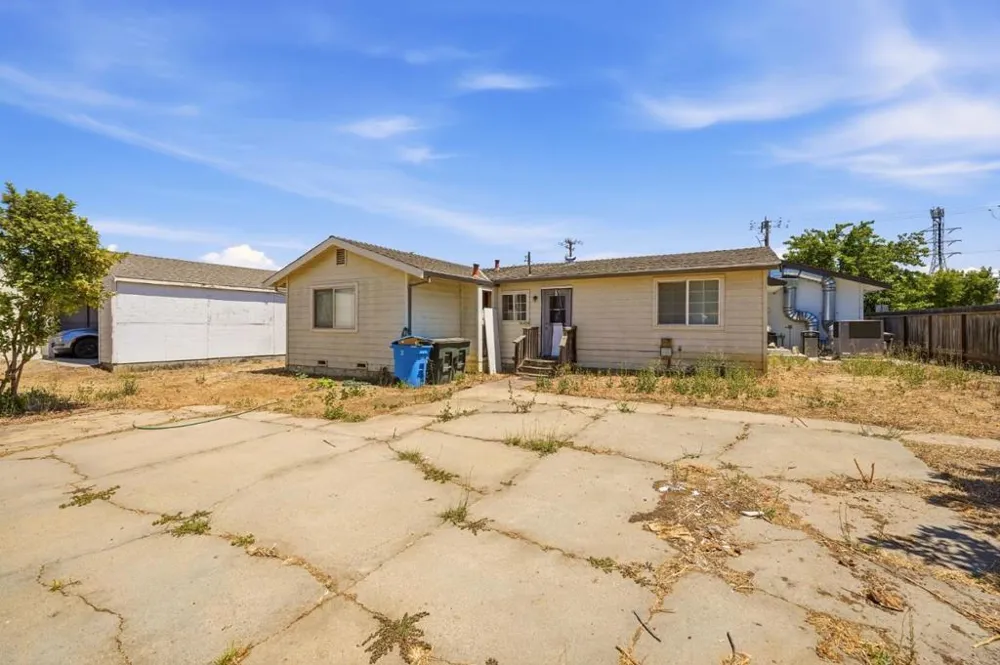 285 W Main Avenue Morgan Hill, CA 95037