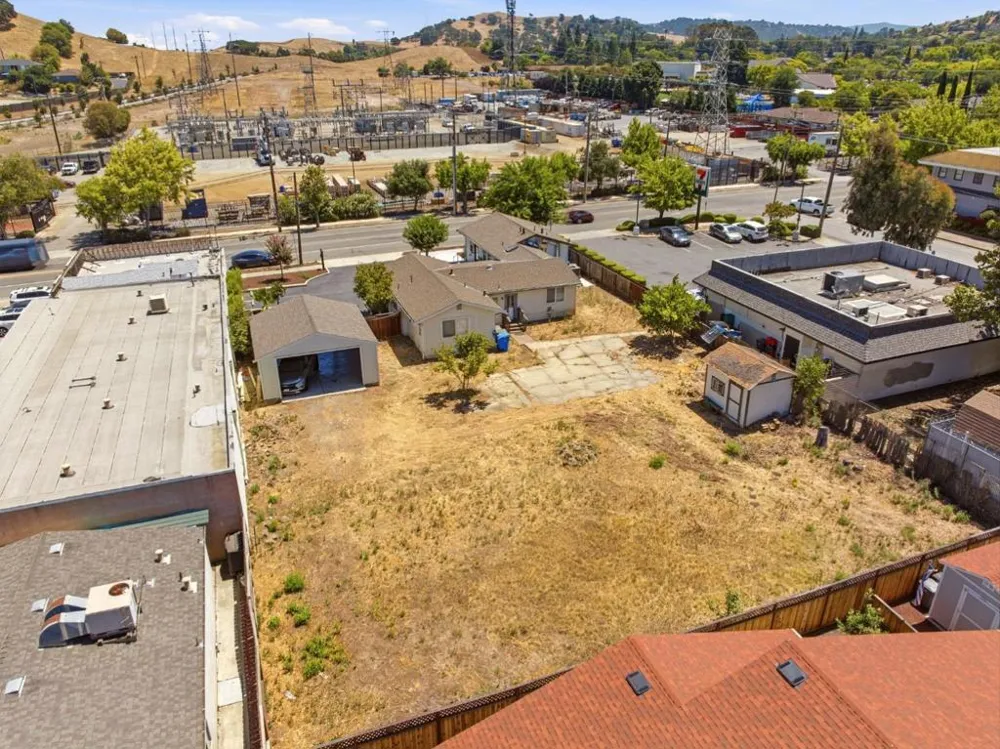 285 W Main Avenue Morgan Hill, CA 95037