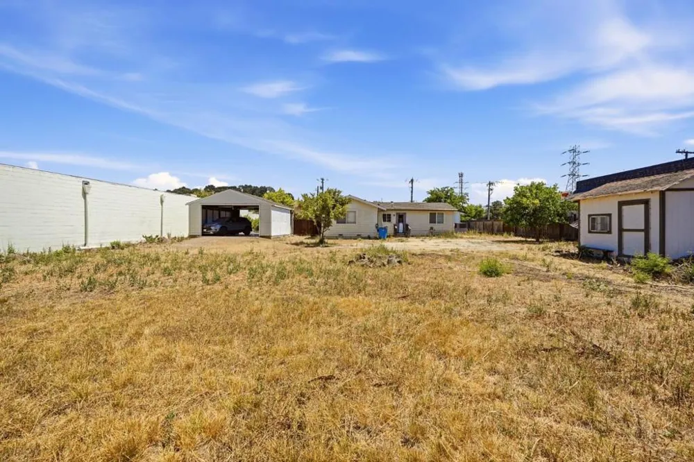 285 W Main Avenue Morgan Hill, CA 95037