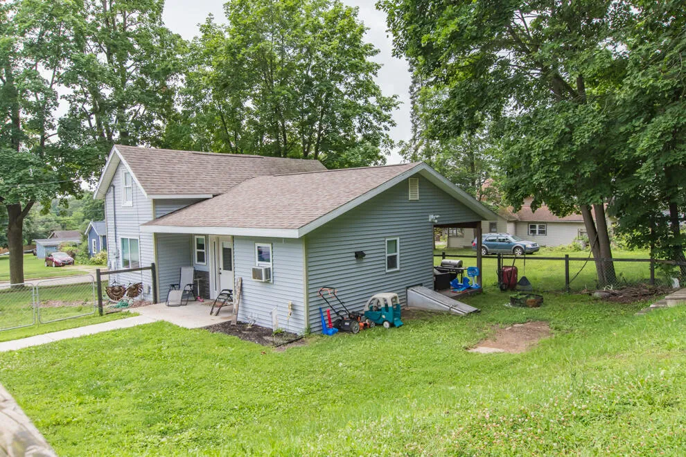 529 Clinton Street Marshall City, MI 49068