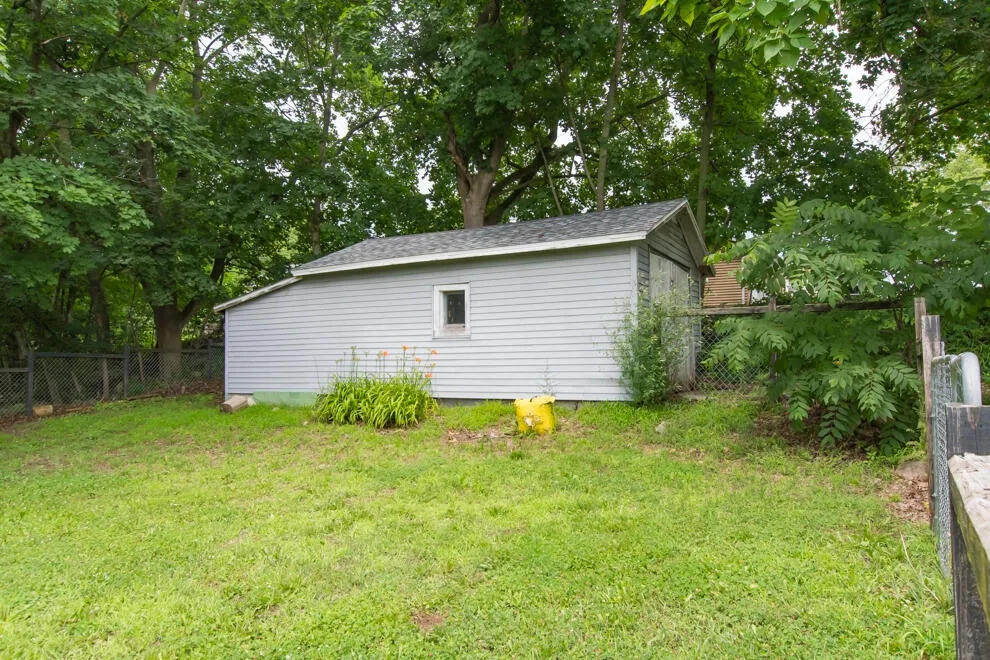 529 Clinton Street Marshall City, MI 49068