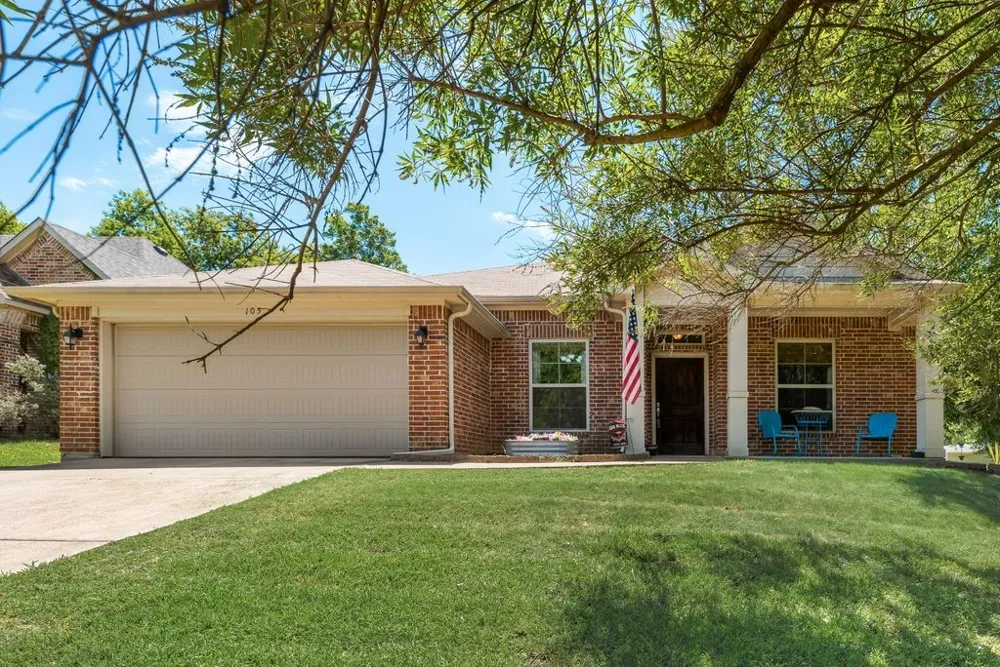 105 Baker Street Forney, TX 75126