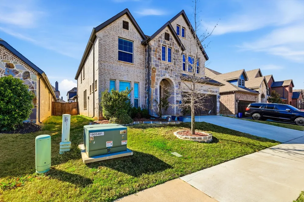 2717 Calloway Creek Drive Fort Worth, TX 76118